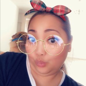 Meet your Posher, Lorelie